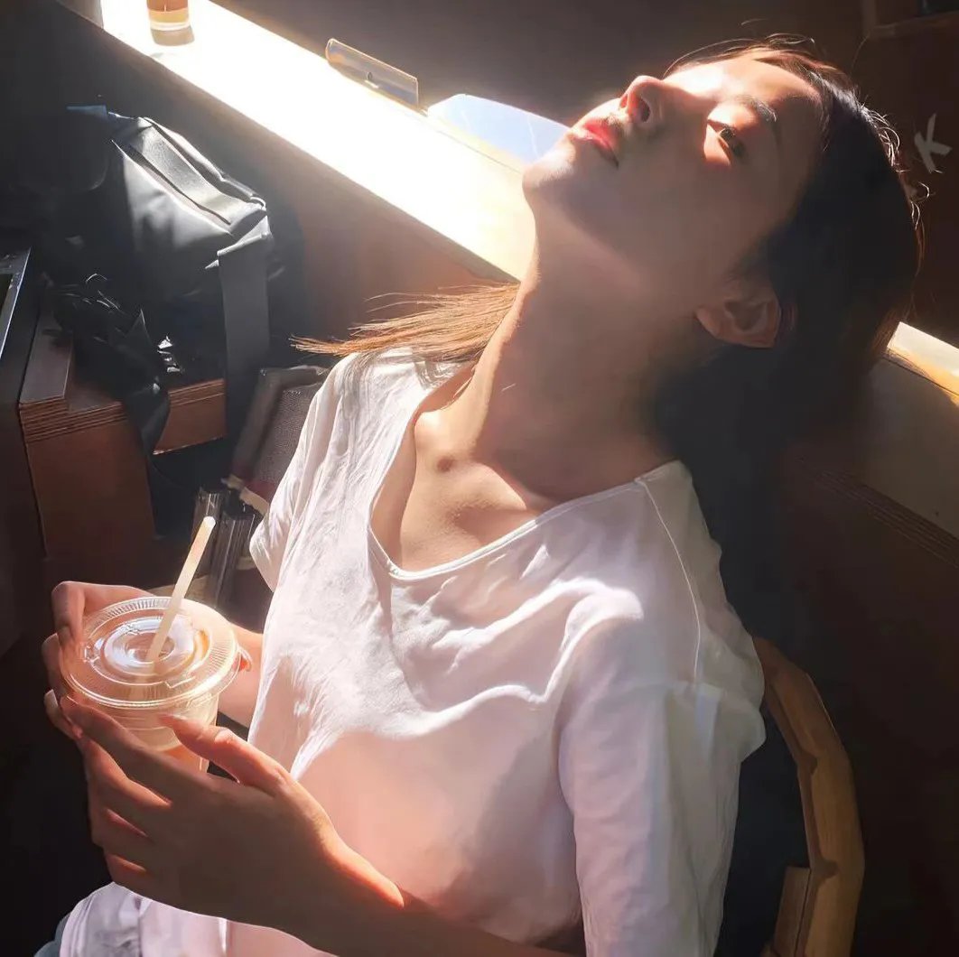 厄舍府的崩塌封面